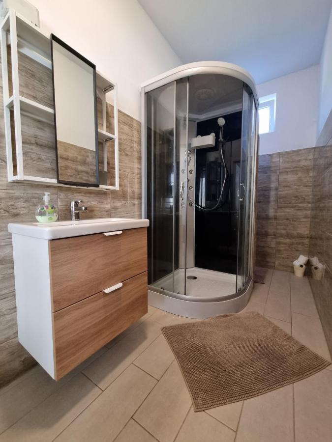 Nivo Apartman Siofok Apartment บาลาตอนส์ซาบาดี ภายนอก รูปภาพ